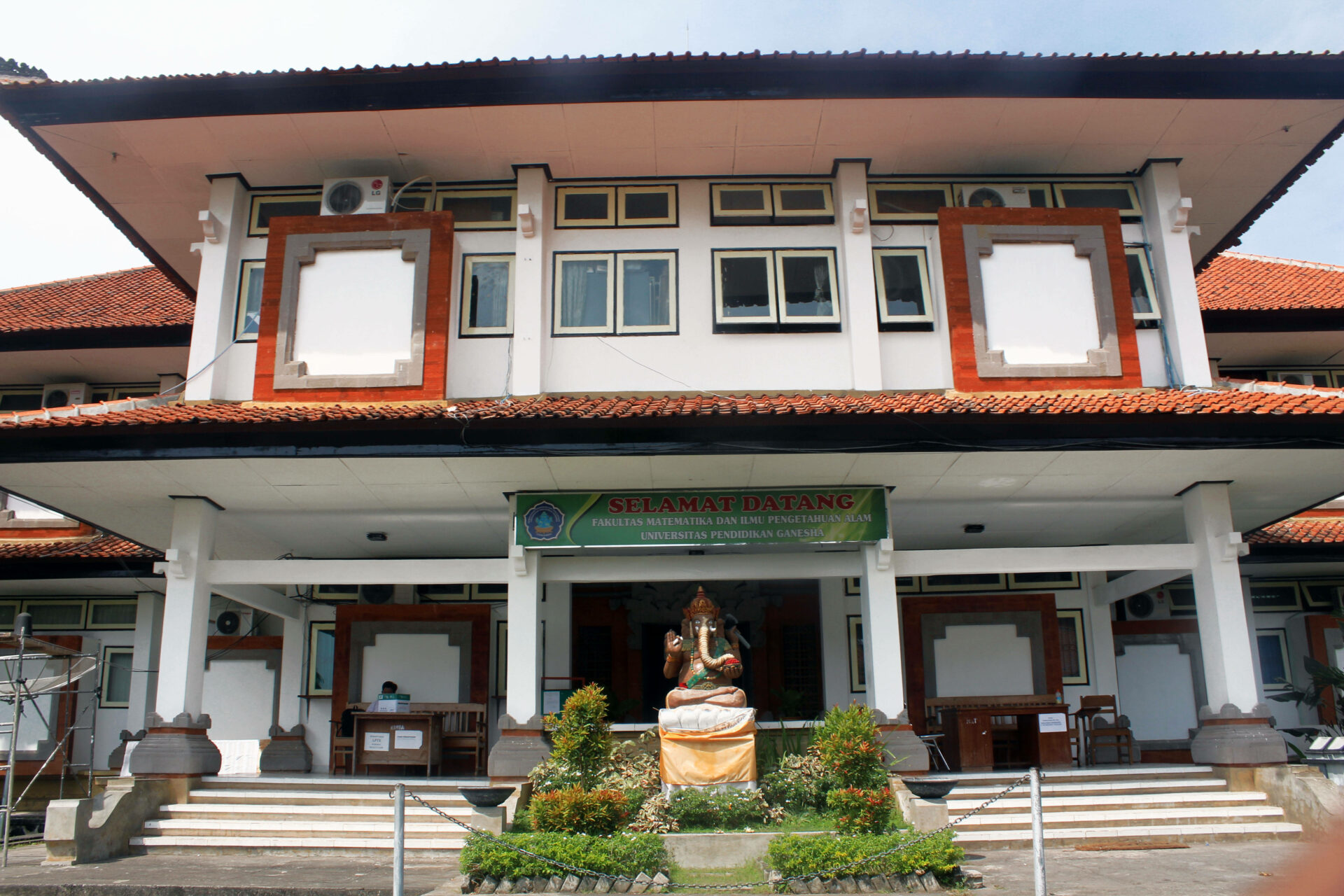 Faculty of Mathematics and Natural Sciences